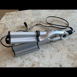 NEW Hot Tools Crimper